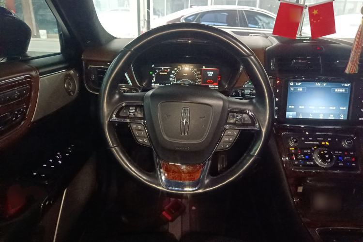 Used Lincoln Continental 2019 2.0T Two-Wheel Drive Prestige Version China VI Standard Steering Wheel