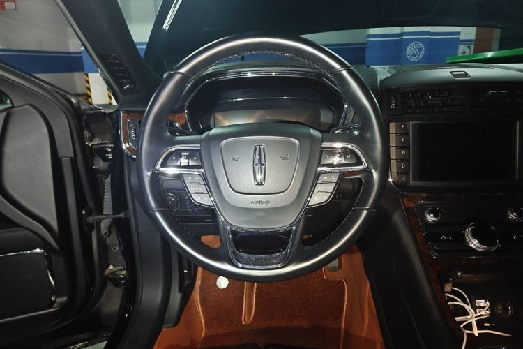 Used Lincoln Continental 2019 2.0T Two-Wheel Drive Luxury Edition China VI Standard Steering Wheel
