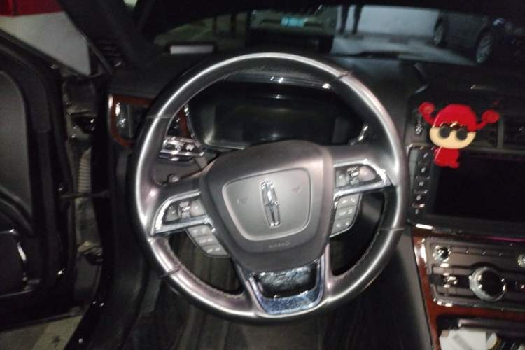 Used Lincoln Continental 2019 2.0T Two-Wheel Drive Luxury Edition China VI Standard Steering Wheel