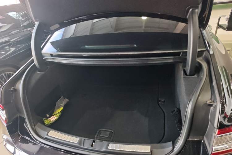 Used Lincoln Continental 2019 2.0T Two-Wheel Drive Luxury Edition China VI Standard Trunk