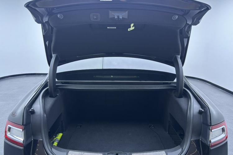 Used Lincoln Continental 2019 2.0T Two-Wheel Drive Luxury Edition China VI Standard Trunk