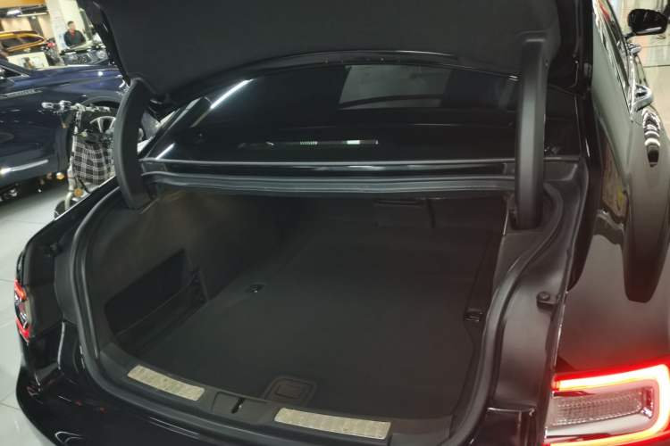 Used Lincoln Continental 2019 2.0T Two-Wheel Drive Prestige Version China VI Standard Trunk