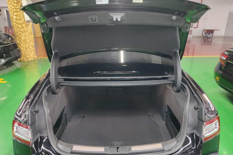 Used Lincoln Continental 2019 2.0T Two-Wheel Drive Prestige Version China VI Standard Trunk