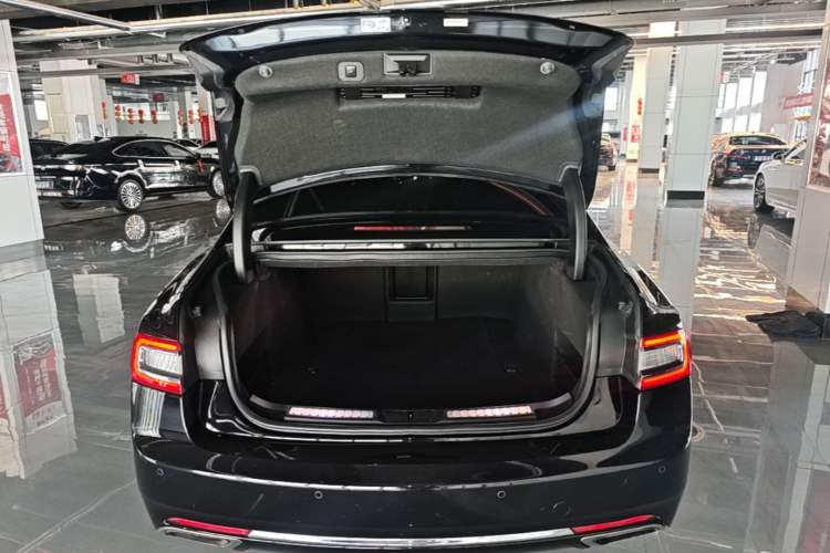 Used Lincoln Continental 2019 2.0T Two-Wheel Drive Prestige Version China VI Standard Trunk
