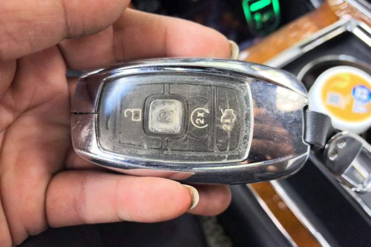 Used Lincoln Continental 2019 2.0T Two-Wheel Drive Luxury Edition China VI Standard Vehicle Key