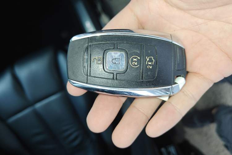 Used Lincoln Continental 2019 2.0T Two-Wheel Drive Luxury Edition China VI Standard Vehicle Key