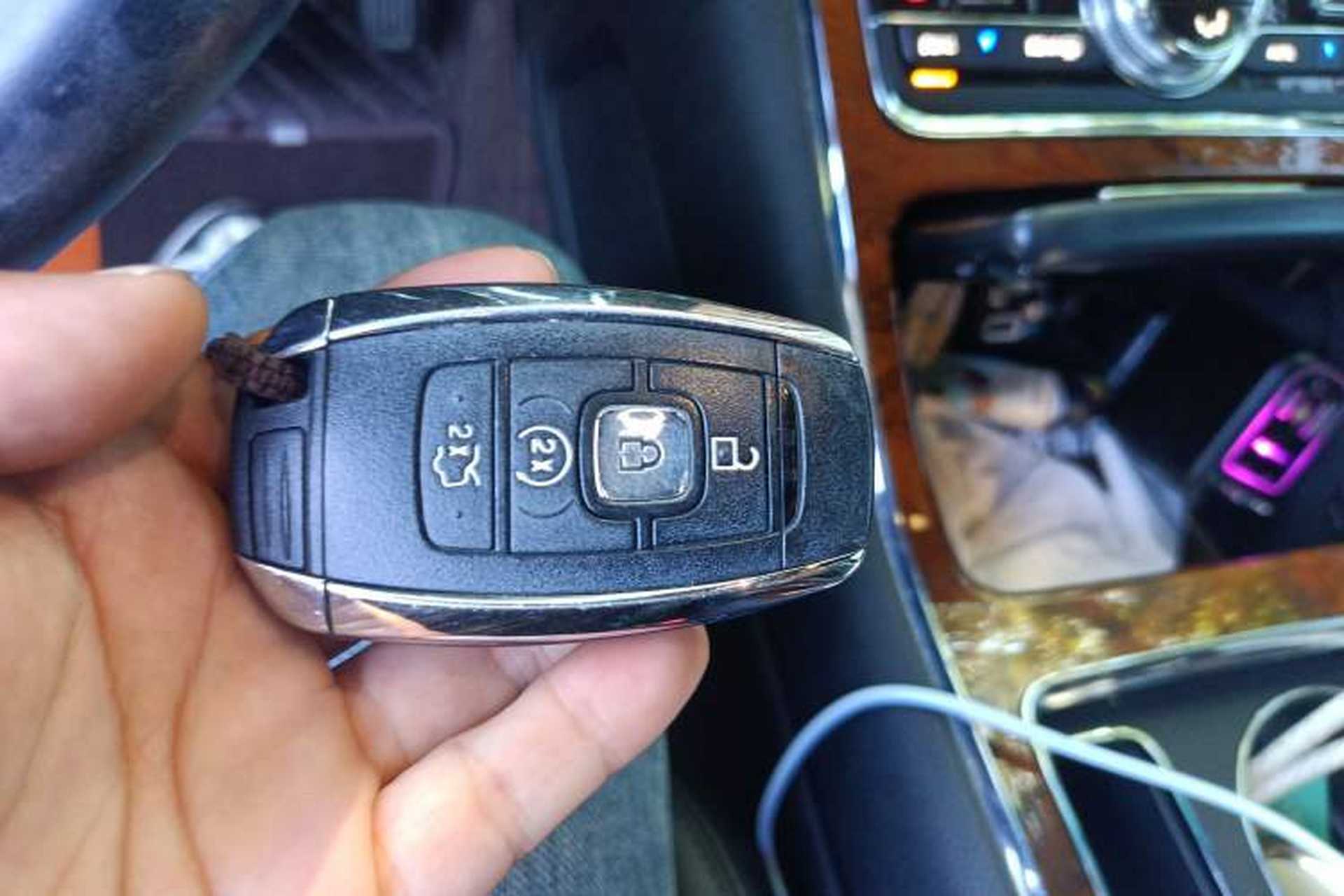 Used Lincoln Continental 2019 2.0T Two-Wheel Drive Luxury Edition China VI Standard Vehicle Key