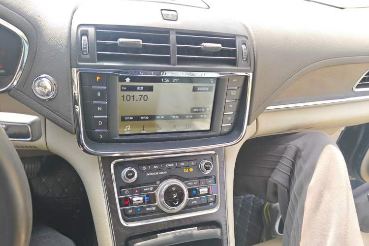 Used Lincoln Continental 2019 2.0T Two-Wheel Drive Prestige Version China VI Standard Audio And AC Panel