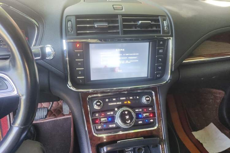 Used Lincoln Continental 2019 2.0T Two-Wheel Drive Prestige Version China VI Standard Audio And AC Panel