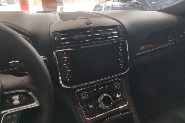 Used Lincoln Continental 2019 2.0T Two-Wheel Drive Prestige Version China VI Standard Audio And AC Panel