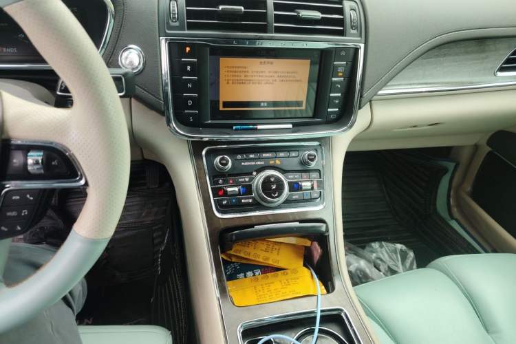 Used Lincoln Continental 2019 2.0T Two-Wheel Drive Prestige Version China VI Standard Audio And AC Panel