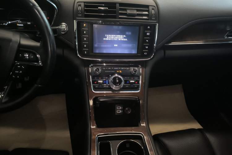 Used Lincoln Continental 2019 2.0T Two-Wheel Drive Prestige Version China VI Standard Audio And AC Panel