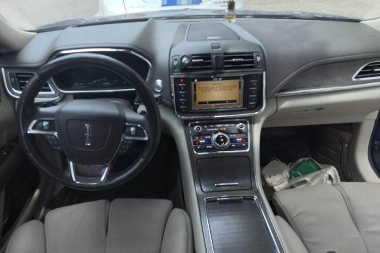Used Lincoln Continental 2019 2.0T Two-Wheel Drive Prestige Version China VI Standard Center Console