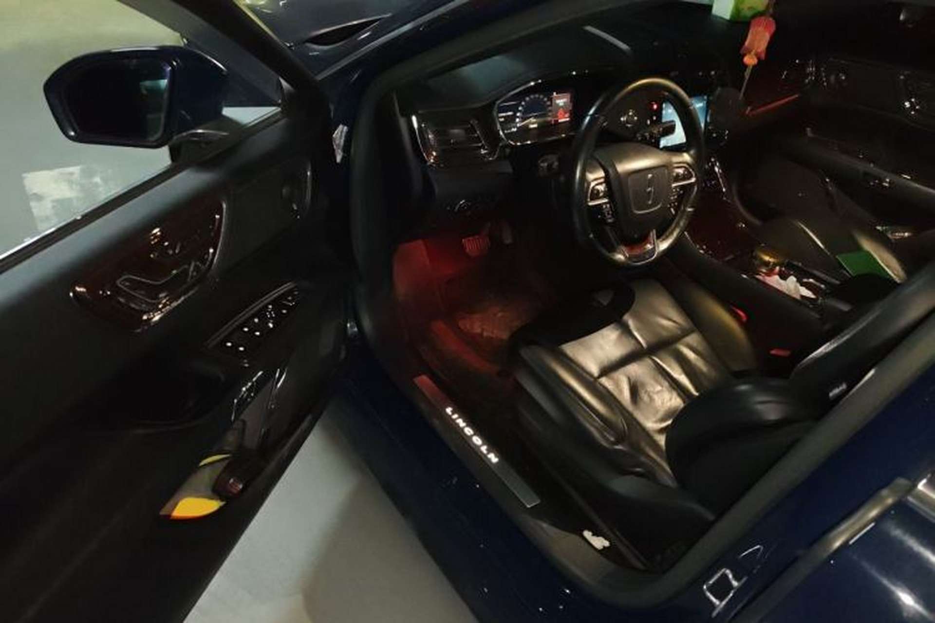Used Lincoln Continental 2019 2.0T Two-Wheel Drive Prestige Version China VI Standard Driver Seat
