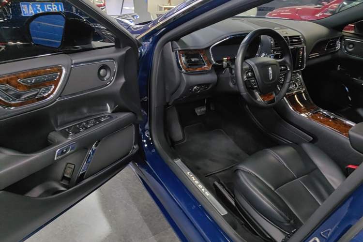 Used Lincoln Continental 2019 2.0T Two-Wheel Drive Prestige Version China VI Standard Driver Seat
