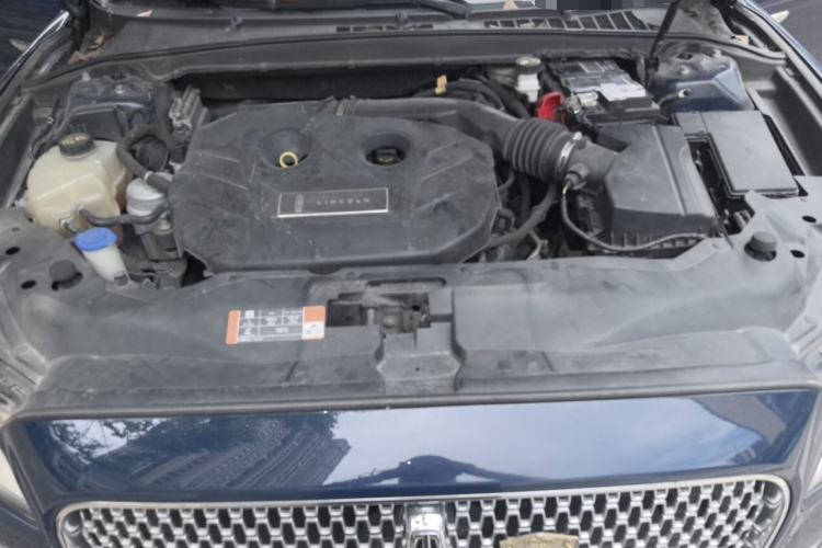 Used Lincoln Continental 2019 2.0T Two-Wheel Drive Prestige Version China VI Standard Engine Bay