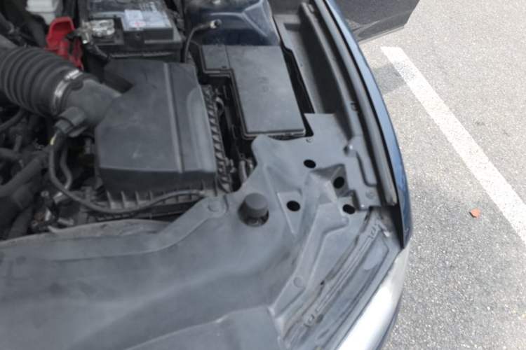 Used Lincoln Continental 2019 2.0T Two-Wheel Drive Prestige Version China VI Standard Engine Bay Left