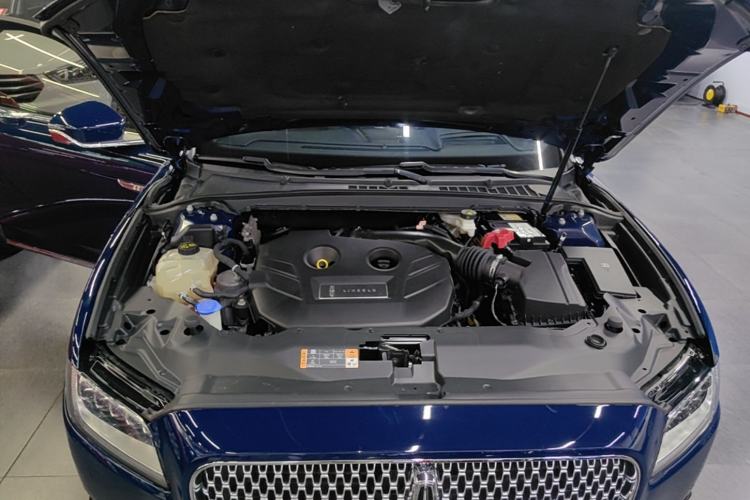 Used Lincoln Continental 2019 2.0T Two-Wheel Drive Prestige Version China VI Standard Engine Bay