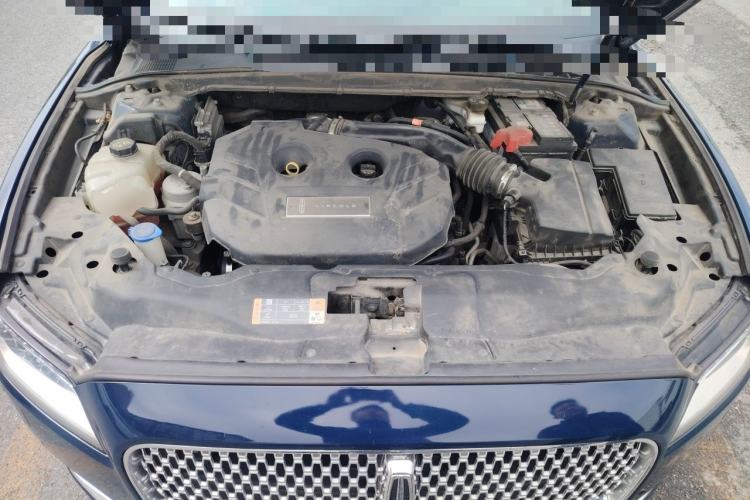 Used Lincoln Continental 2019 2.0T Two-Wheel Drive Prestige Version China VI Standard Engine Bay