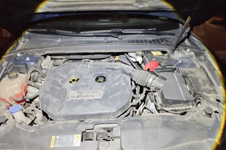 Used Lincoln Continental 2019 2.0T Two-Wheel Drive Prestige Version China VI Standard Engine Bay