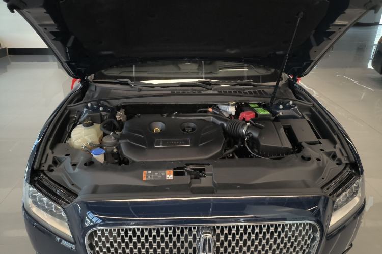Used Lincoln Continental 2019 2.0T Two-Wheel Drive Prestige Version China VI Standard Engine Bay
