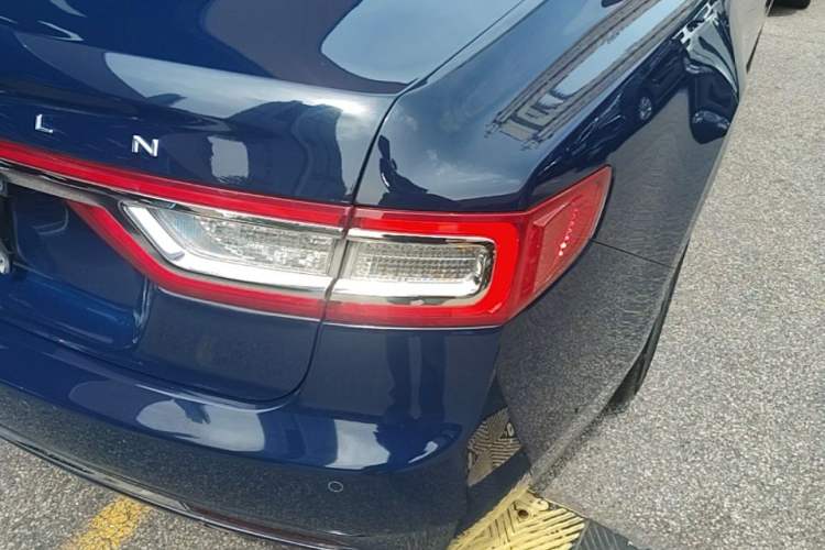 Used Lincoln Continental 2019 2.0T Two-Wheel Drive Prestige Version China VI Standard Exterior 3