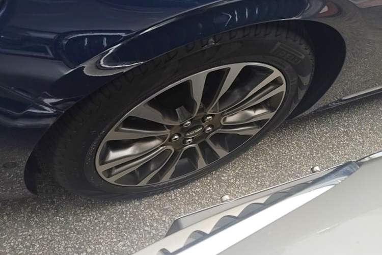 Used Lincoln Continental 2019 2.0T Two-Wheel Drive Prestige Version China VI Standard Exterior 4