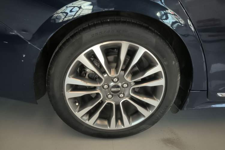 Used Lincoln Continental 2019 2.0T Two-Wheel Drive Prestige Version China VI Standard Exterior 5