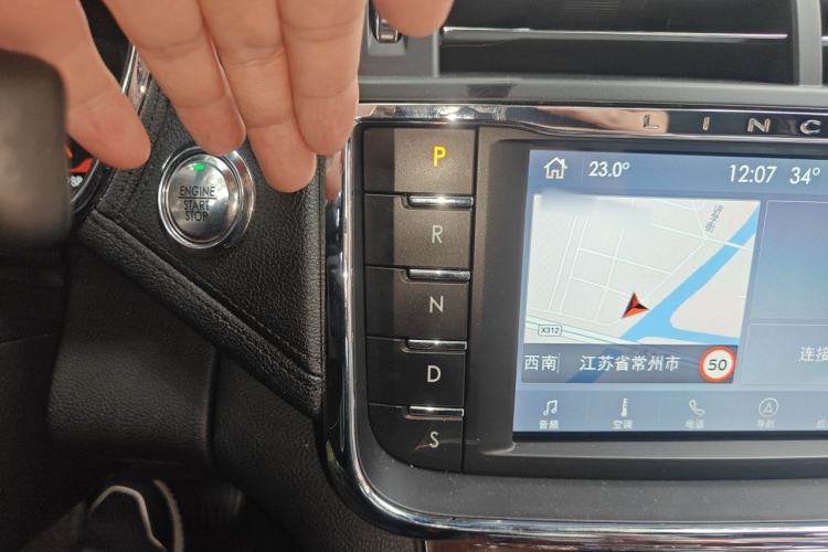 Used Lincoln Continental 2019 2.0T Two-Wheel Drive Prestige Version China VI Standard Gear Lever
