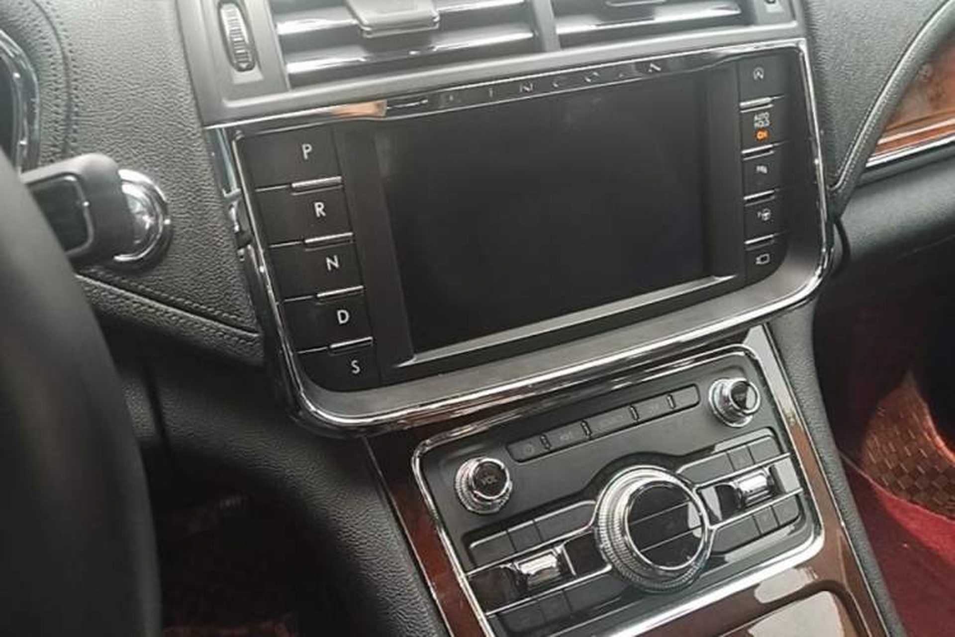 Used Lincoln Continental 2019 2.0T Two-Wheel Drive Prestige Version China VI Standard Gear Lever