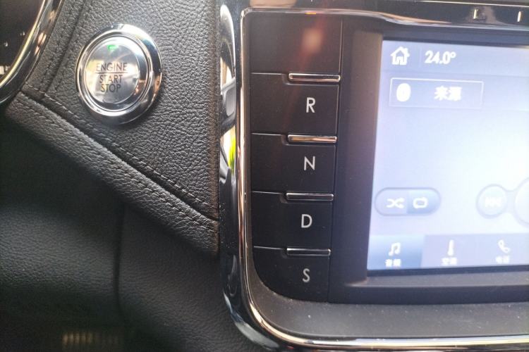 Used Lincoln Continental 2019 2.0T Two-Wheel Drive Prestige Version China VI Standard Gear Lever