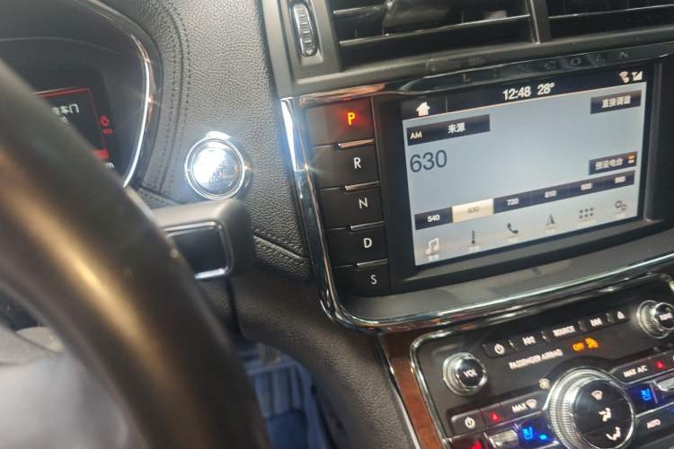 Used Lincoln Continental 2019 2.0T Two-Wheel Drive Prestige Version China VI Standard Gear Lever