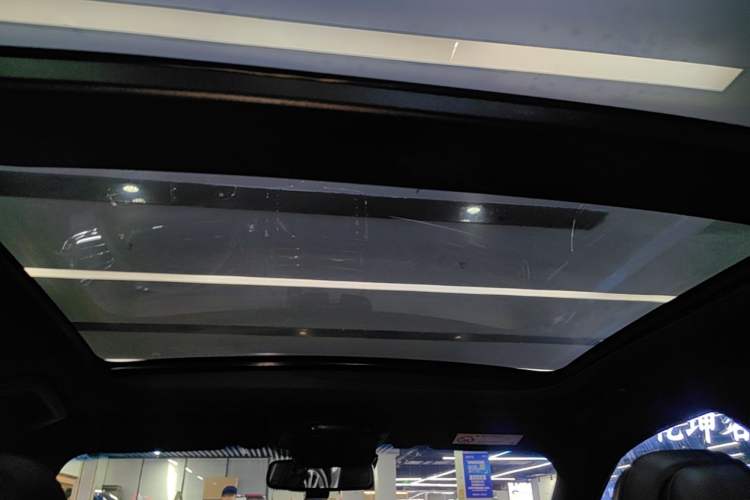 Used Lincoln Continental 2019 2.0T Two-Wheel Drive Prestige Version China VI Standard Headliner