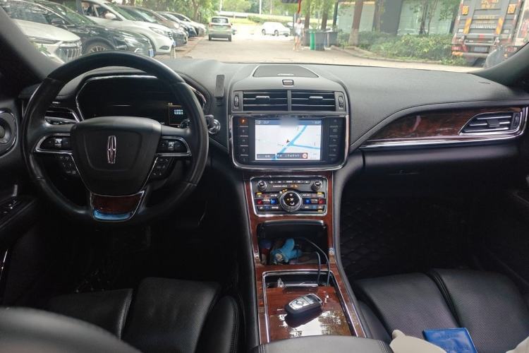 Used Lincoln Continental 2019 2.0T Two-Wheel Drive Prestige Version China VI Standard Interior 2