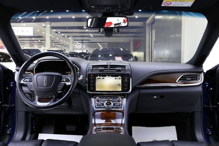 Used Lincoln Continental 2019 2.0T Two-Wheel Drive Prestige Version China VI Standard Interior 3