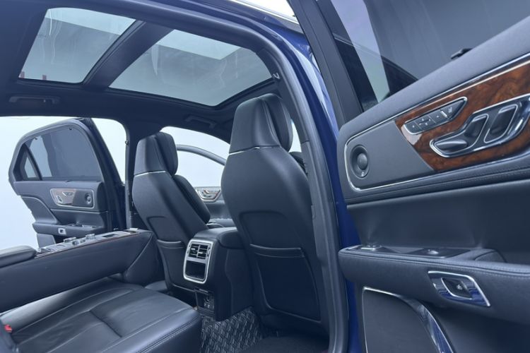 Used Lincoln Continental 2019 2.0T Two-Wheel Drive Prestige Version China VI Standard Interior 3