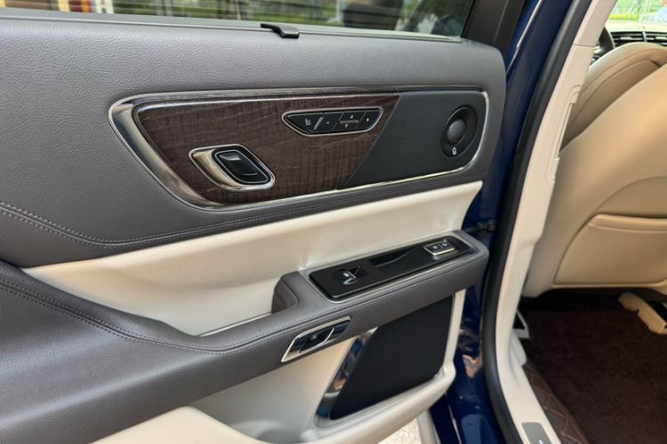 Used Lincoln Continental 2019 2.0T Two-Wheel Drive Prestige Version China VI Standard Interior 8