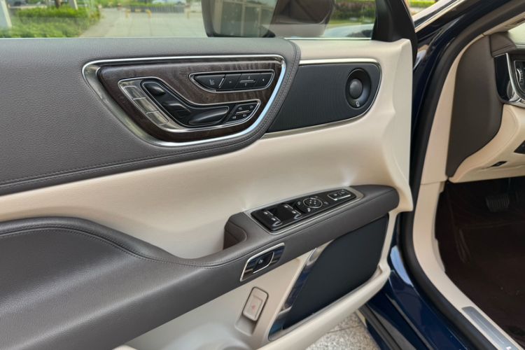 Used Lincoln Continental 2019 2.0T Two-Wheel Drive Prestige Version China VI Standard Interior 9