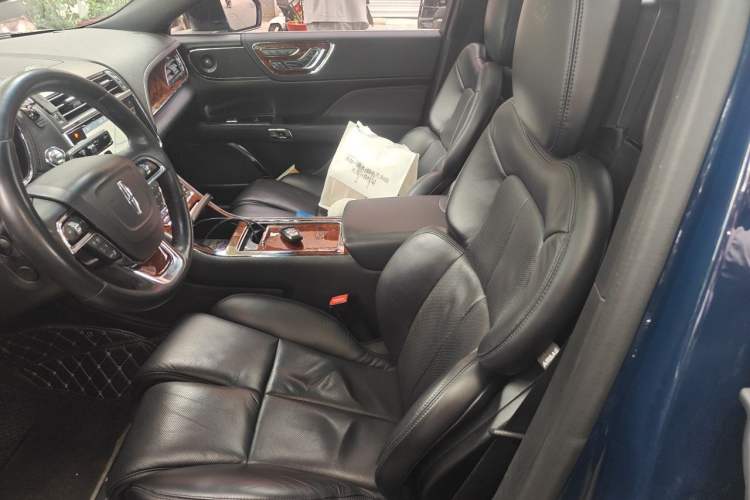 Used Lincoln Continental 2019 2.0T Two-Wheel Drive Prestige Version China VI Standard Left Front Seat