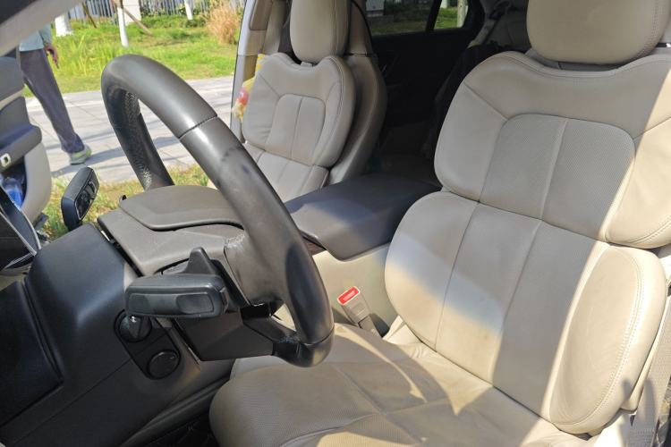 Used Lincoln Continental 2019 2.0T Two-Wheel Drive Prestige Version China VI Standard Left Front Seat