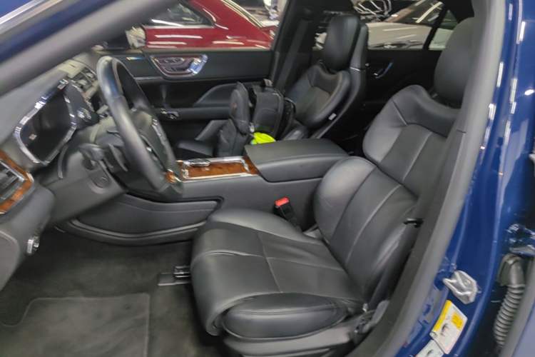 Used Lincoln Continental 2019 2.0T Two-Wheel Drive Prestige Version China VI Standard Left Front Seat