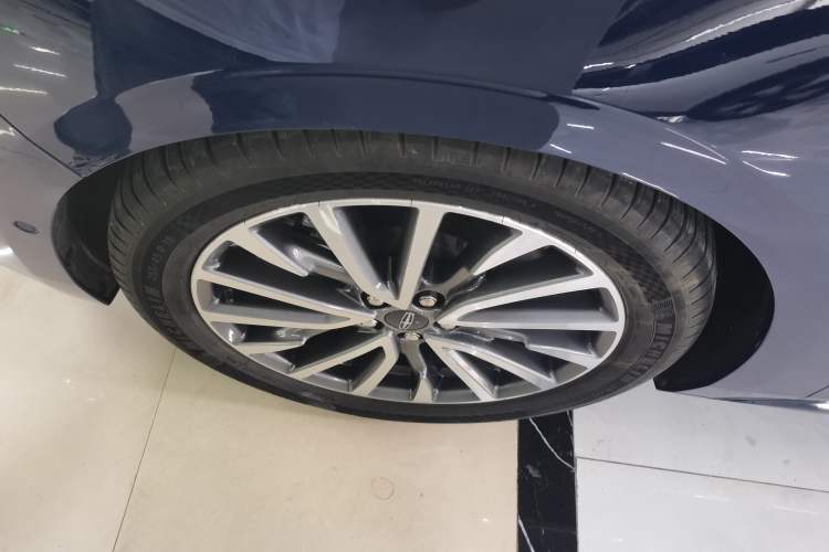 Used Lincoln Continental 2019 2.0T Two-Wheel Drive Prestige Version China VI Standard Left Front Wheel Hub