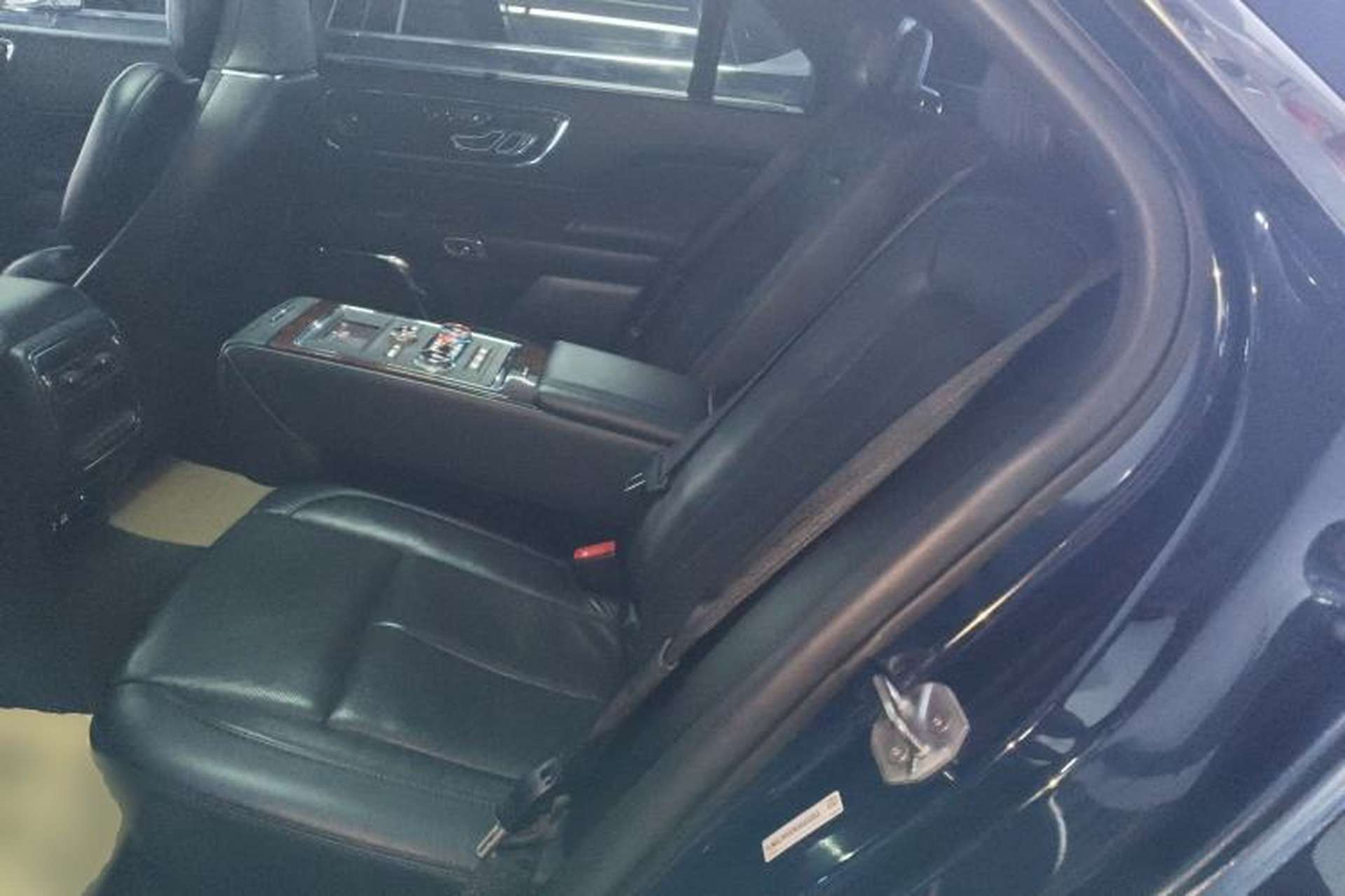 Used Lincoln Continental 2019 2.0T Two-Wheel Drive Prestige Version China VI Standard Left Rear Seat
