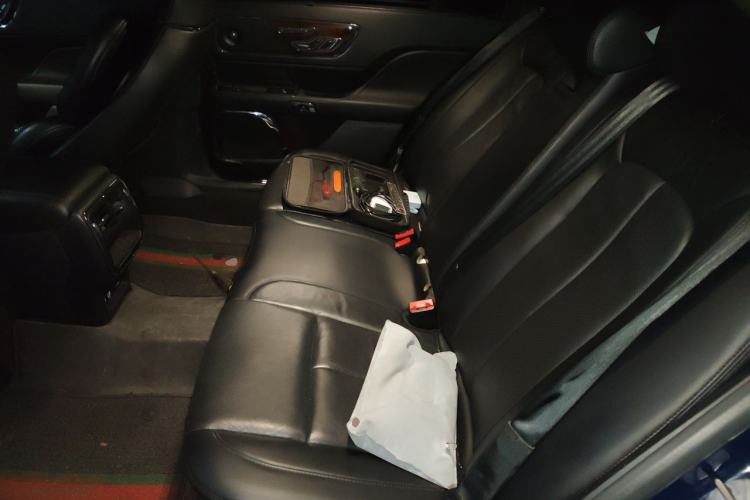 Used Lincoln Continental 2019 2.0T Two-Wheel Drive Prestige Version China VI Standard Left Rear Seat