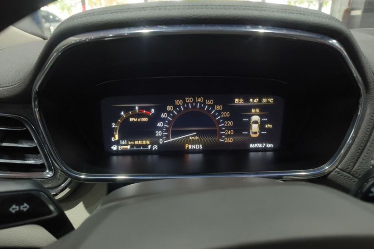 Used Lincoln Continental 2019 2.0T Two-Wheel Drive Prestige Version China VI Standard Odometer Close Up