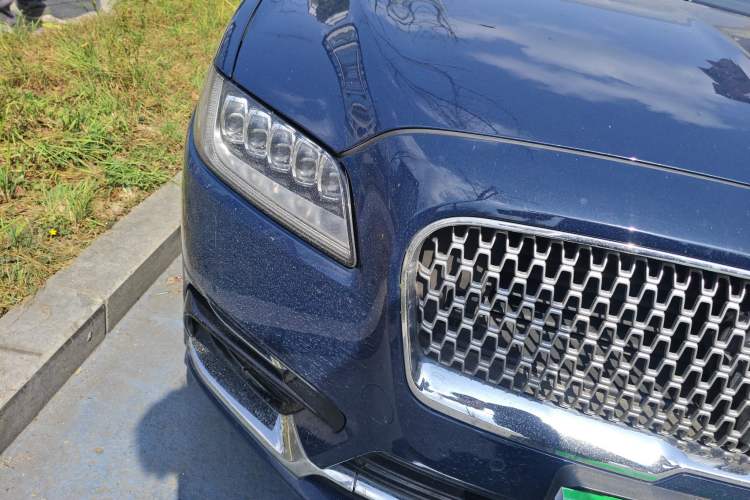 Used Lincoln Continental 2019 2.0T Two-Wheel Drive Prestige Version China VI Standard Right Front Headlight