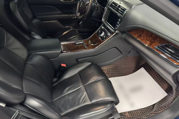 Used Lincoln Continental 2019 2.0T Two-Wheel Drive Prestige Version China VI Standard Right Front Seat
