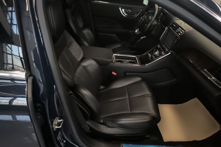 Used Lincoln Continental 2019 2.0T Two-Wheel Drive Prestige Version China VI Standard Right Front Seat