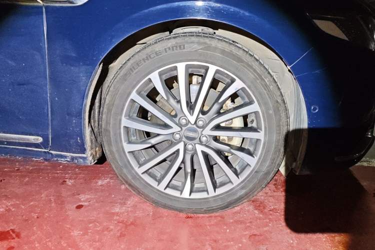 Used Lincoln Continental 2019 2.0T Two-Wheel Drive Prestige Version China VI Standard Right Front Wheel Hub