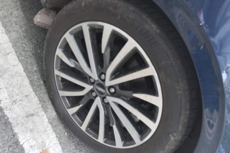 Used Lincoln Continental 2019 2.0T Two-Wheel Drive Prestige Version China VI Standard Right Front Wheel Hub